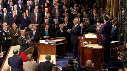 Congreso de EEUU aprueba presupuesto para terminar crisis fiscal