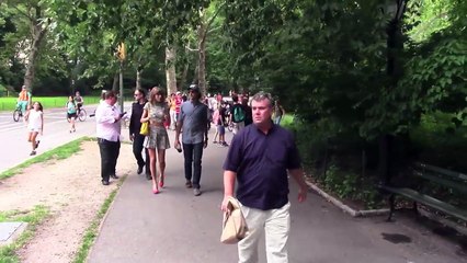 Ooh La La! Taylor Swift Gets Cozy With Handsome Mystery Man In Central Park [2014]