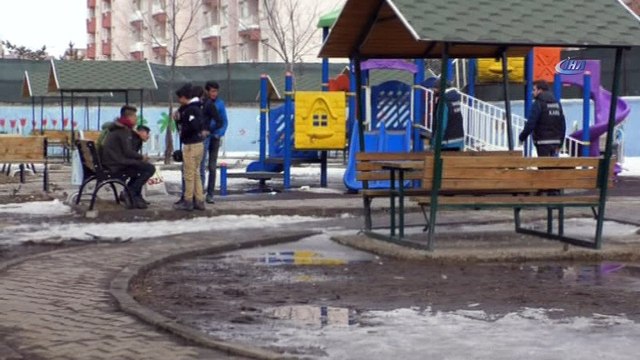 Kars’ta okul önlerinde polis kuş uçurtmuyor