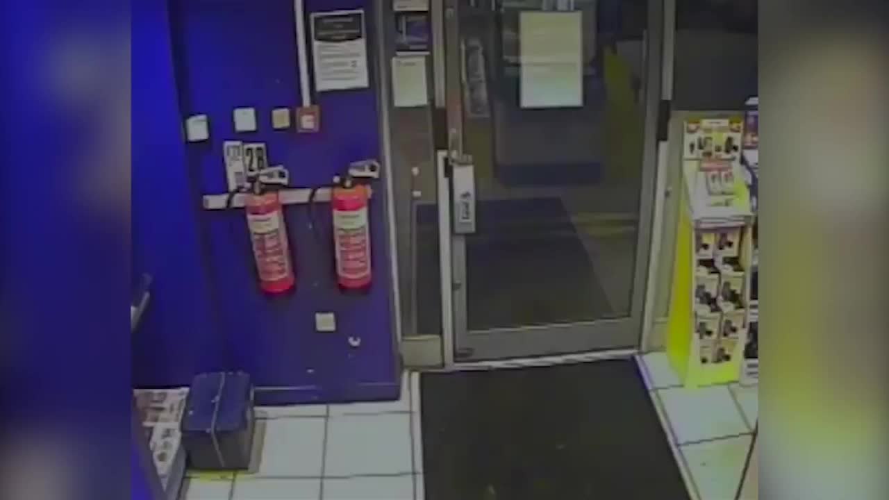 Quick-Thinking Workers Lock Robber Inside Petrol Station