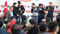 Bakan Mevlüt Çavuşoğlu, “Bu teröristleri sınırımızda temizlemezsek, yarın Türkiye'nin başına bela olur”