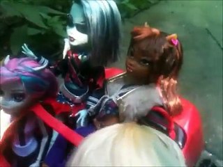 FISH OUTTA WATER | Monster High Mayhem - Episode 40