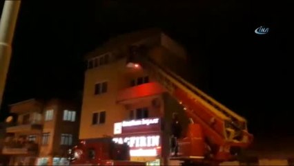 Bir Haftadır Mahsur Kalan Kediyi İtfaiye Kurtardı