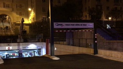 Marseille : un engin artisanal explose devant l'hôtel de ville