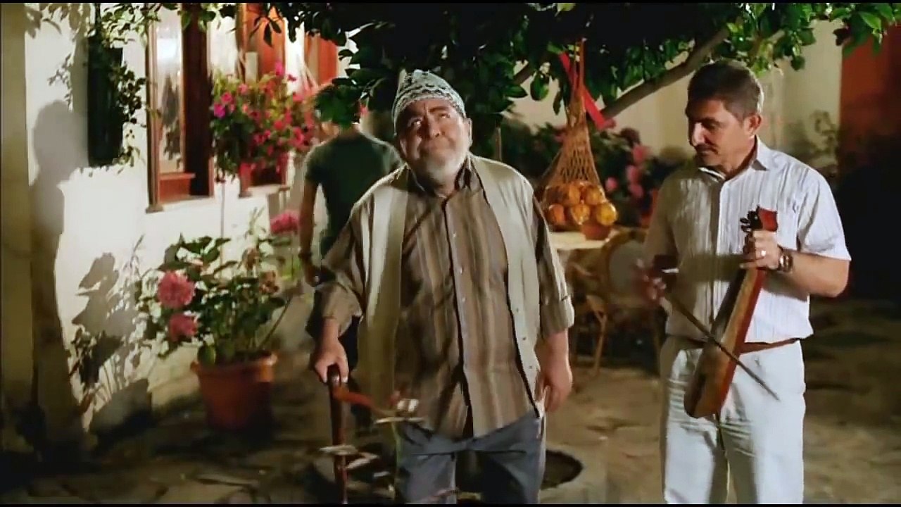 Oflu Dede Eczacı Hatuna yürüyor KOMEDİ