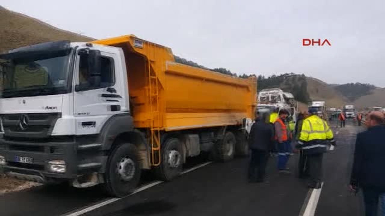 Kahramanmaraş - Minibüs, Kamyona Çarptı 8 Ölü