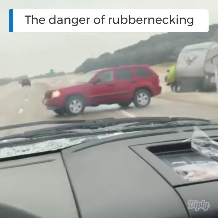 Ce conducteur réussi l'impossible sur l'autoroute alors qu'on pense tous que c'est foutu pour lui