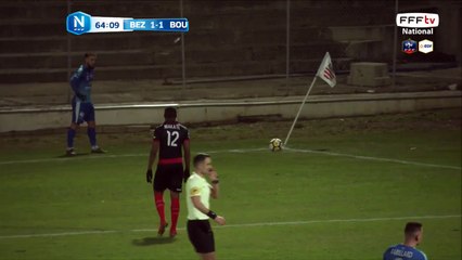 Le corner est directement repoussé par la défense de Boulogne.