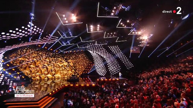 Victoire de la musique : Daphné Bürki contrainte de meubler un bug technique de deux minutes