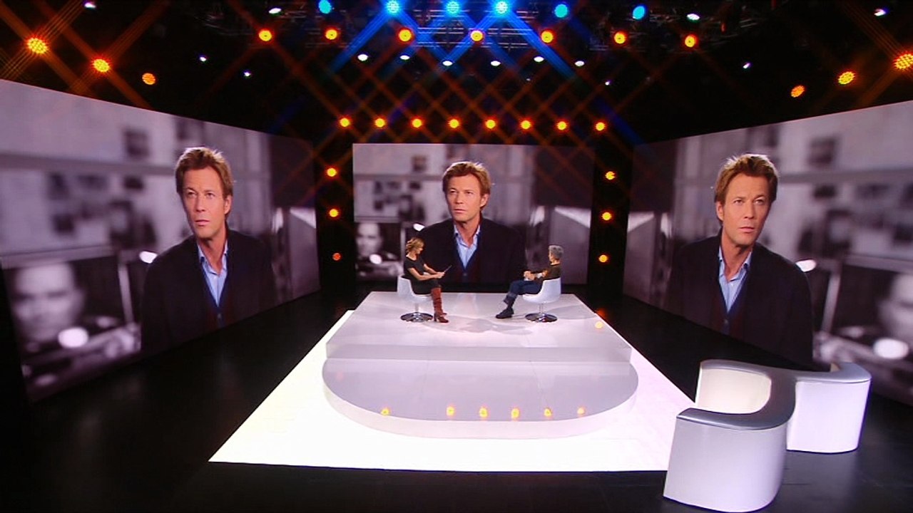 Elisabeth Quin s'en prend violemment à Laurent Delahousse dans "Le Tube" sur Canal Plus