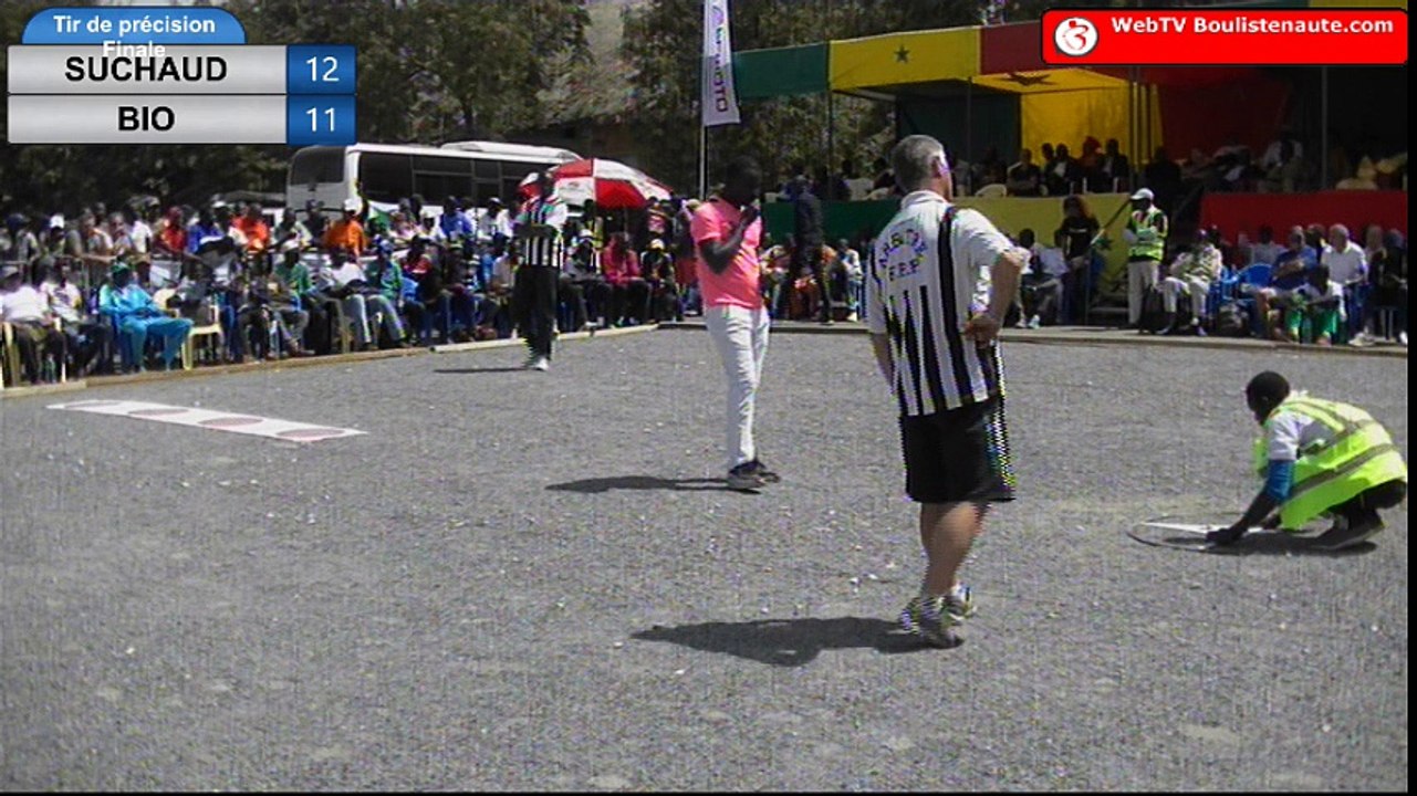 International de pétanque à Saly, Sénégal : Tir de précision, finale Suchaud vs Bio