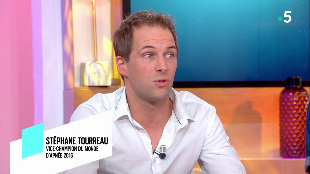 Apnée : Stéphane Tourreau, l'homme qui plonge à plus de 100m sous l’eau !  - C l’hebdo - 10/02/2018