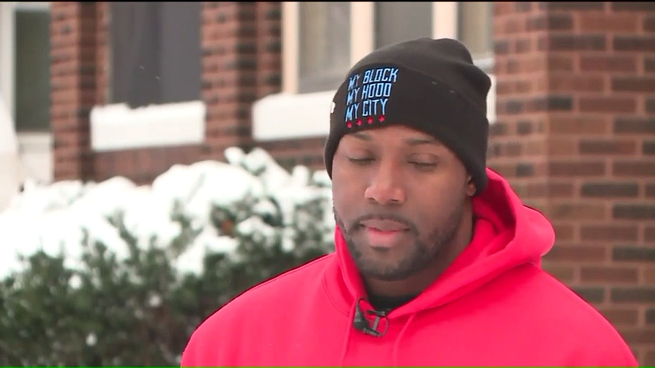 More Than 100 Volunteers Shovel Snow for Seniors in Chicago
