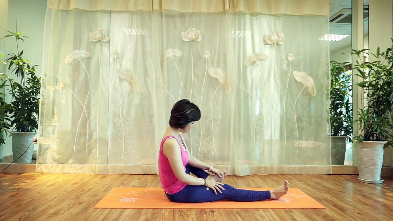 Yoga cơ bản - Tư thế kéo dãn thần kinh tọa - [Nguyễn Hiếu Yoga]