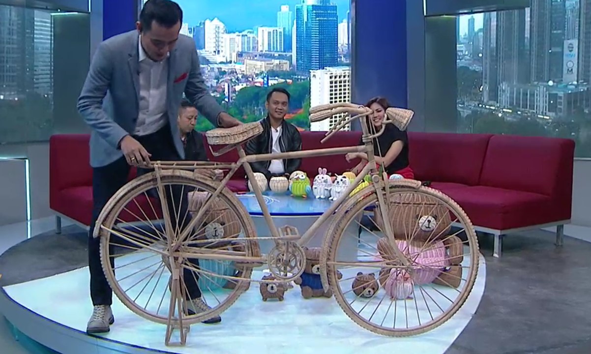 Kreativitas Rotan jadi Barang-barang Unik