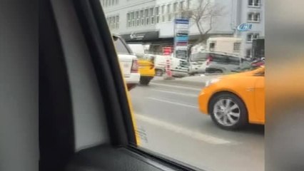 Beşiktaş'ta Şoke Eden Olay! Sorumsuz Baba, Direksiyonu Emzikli Çocuğuna Bıraktı