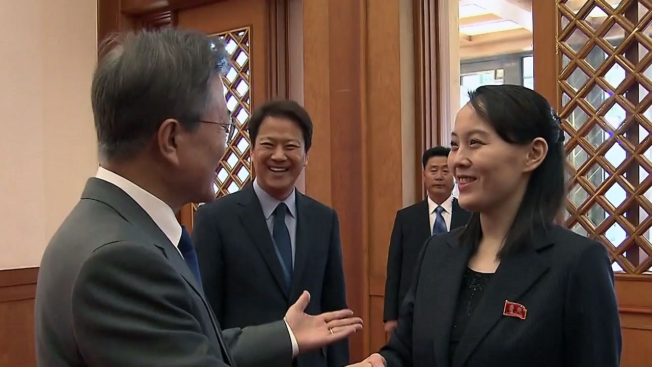 [YTN 실시간뉴스] 문 대통령, 김여정과 北예술단 공연 관람 / YTN