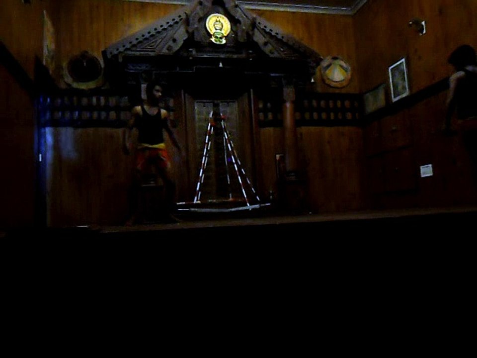 Climax of the knife-fighting, Kochi - Kerala Kathakali Centre