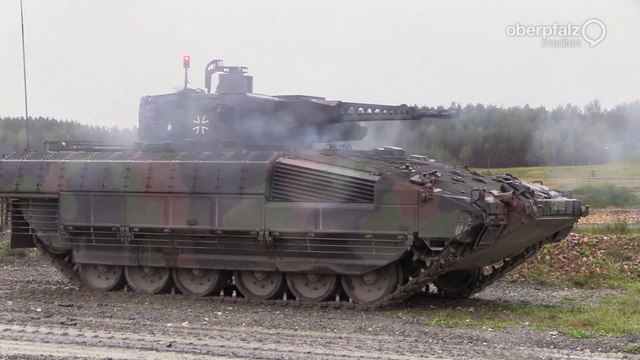 Ce char Allemand fait un bruit de laser Star Wars quand il tire !