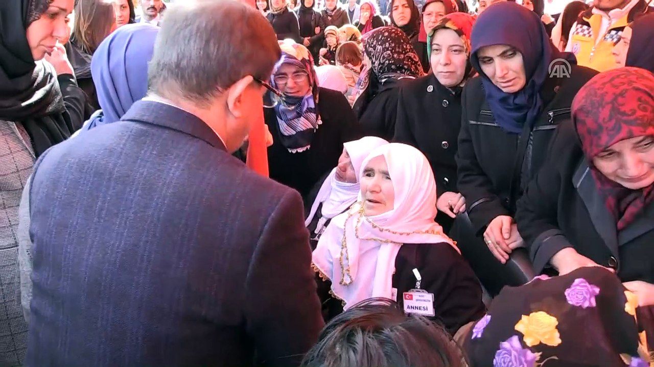 Şehitlerimizi uğurluyoruz - Şehit Piyade Uzman Çavuş Hüseyin Şahin'in cenaze töreni - SAMSUN