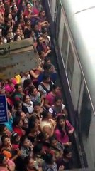 LADIES TRAIN IN INDIA AMAZING