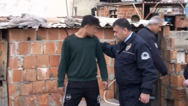 Çatıdaki odadan gelen çığlık sesleri polisi alarma geçirdi