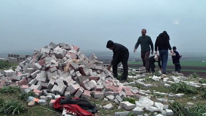 Hataylı çobandan harekata dev bayraklı destek