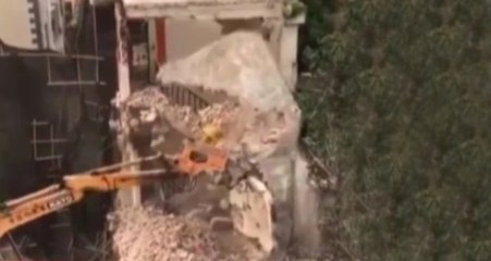 Yıkmaya Çalıştığı Bina Kepçe Operatörünün Canını Aldı