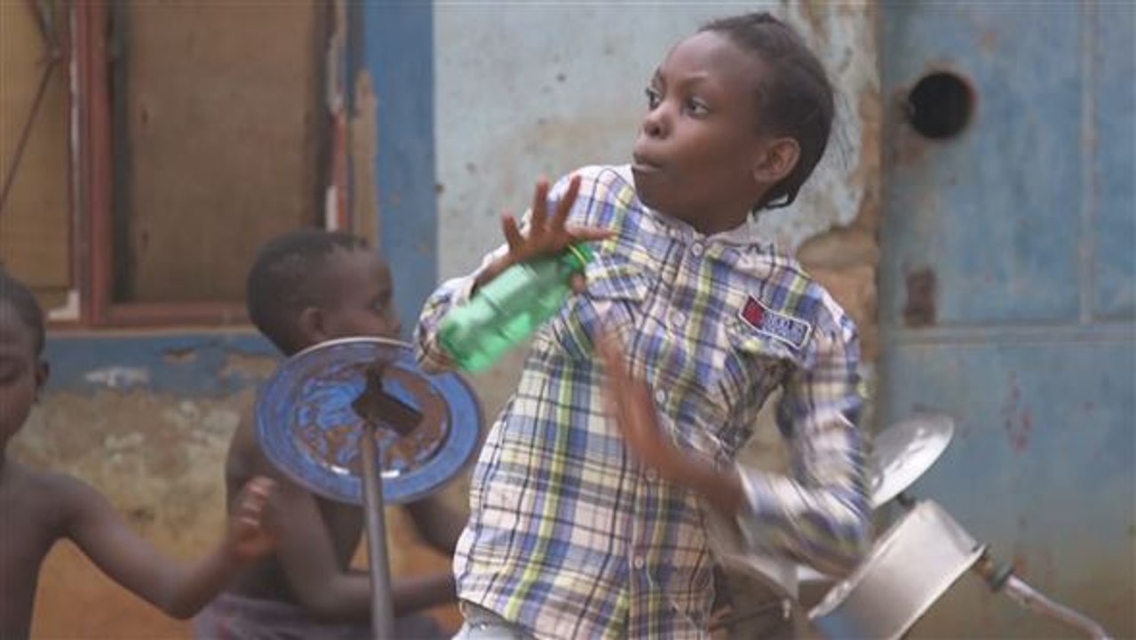 Kreativ: So wollen ugandische Kids zu Rockstars werden