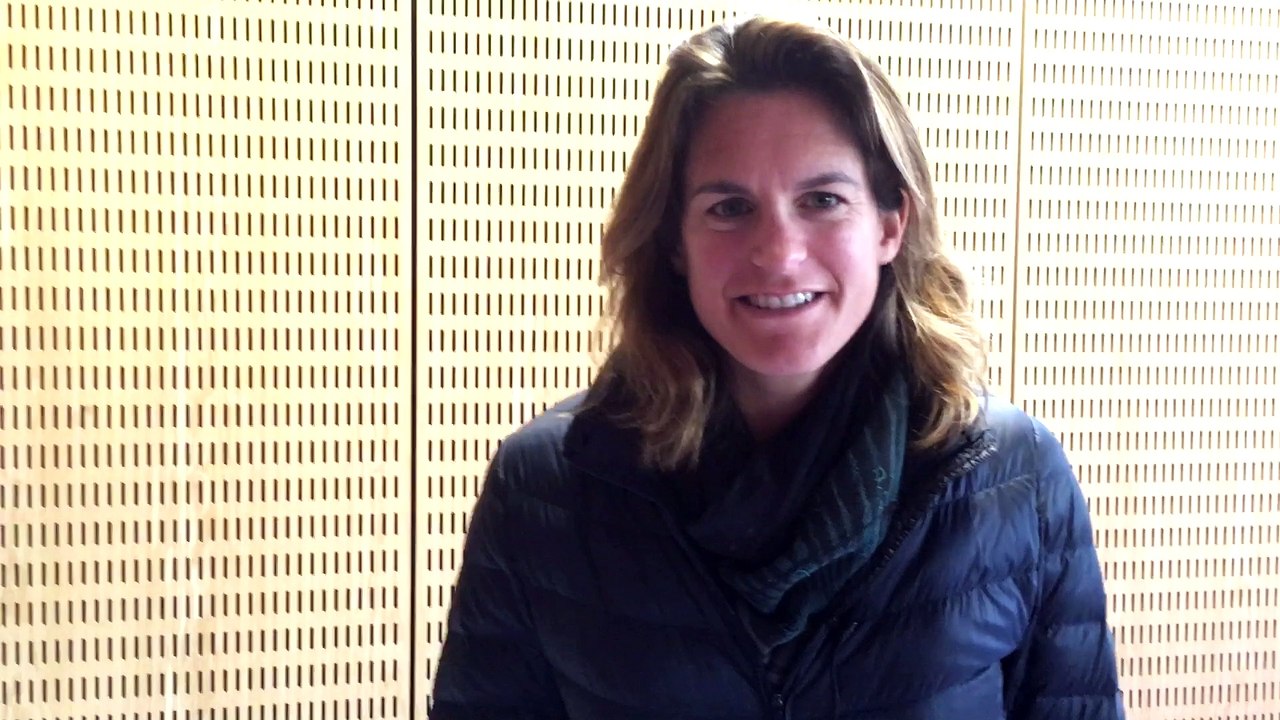 Amélie Mauresmo reçoit l'ITF Commitment award.