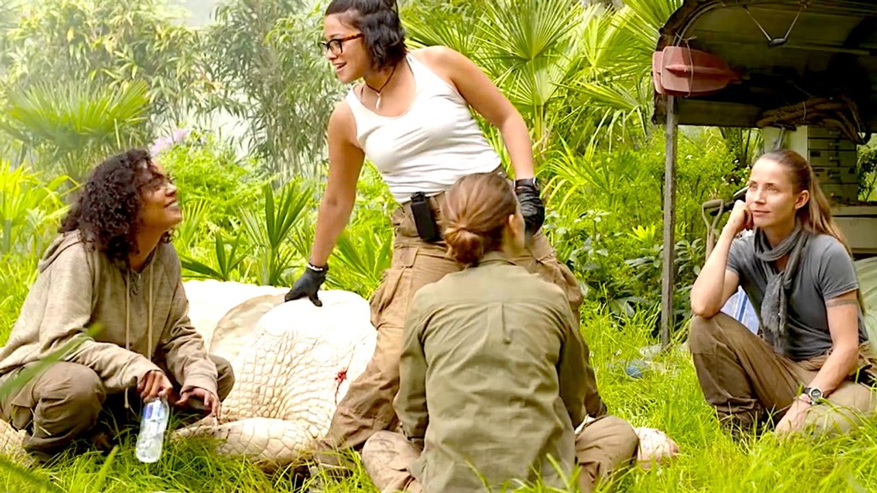 Annihilation with Natalie Portman - Cast Featurette