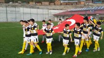 Kastamonu U-13 maçında minik sporculardan Türk ordusuna destek