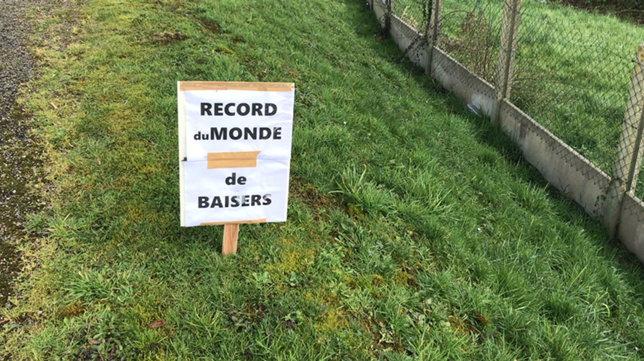 Tentative de record de bises à la chaîne
