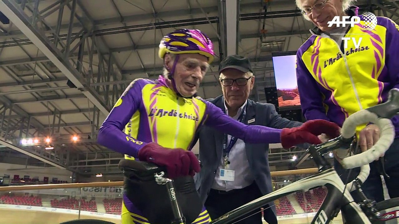 Robert Marchand, 106 ans, avale encore des kilomètres à vélo