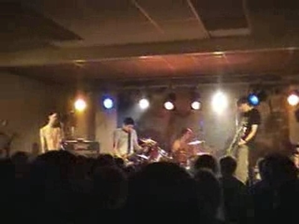 [Live] Guerilla poubelle - Revolution pour les naze