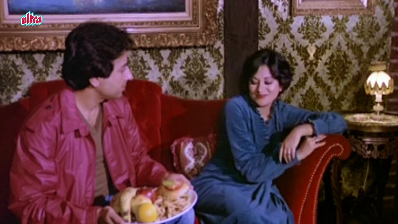 Scene featuring Nadeem & Babita from Film Door Desh (Other Name: Gehri Choat)