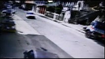 Acidente entre carro e moto em Manhumirim (MG)