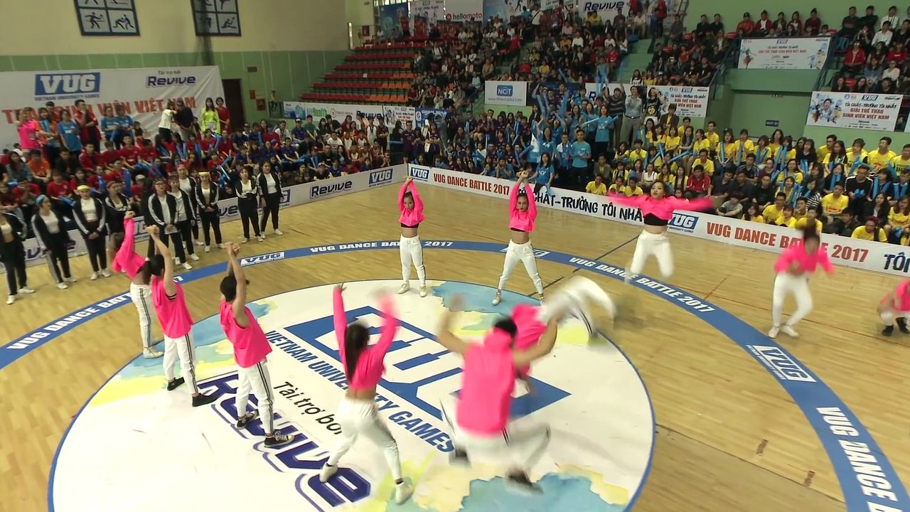 VUG 2017 DANCE BATTLE Hà nội - HV Ngoại Giao vs HV Chính sách phát triển (15.4) (1)