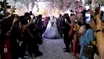 Mewahnya Resepsi Pernikahan Angel Lelga & Vicky Prasetyo