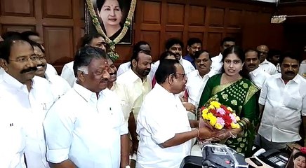 சபாநாயகரை நேரில் சந்தித்து காங். எம்எல்ஏ விஜயதாரணி வாழ்த்து!- வீடியோ