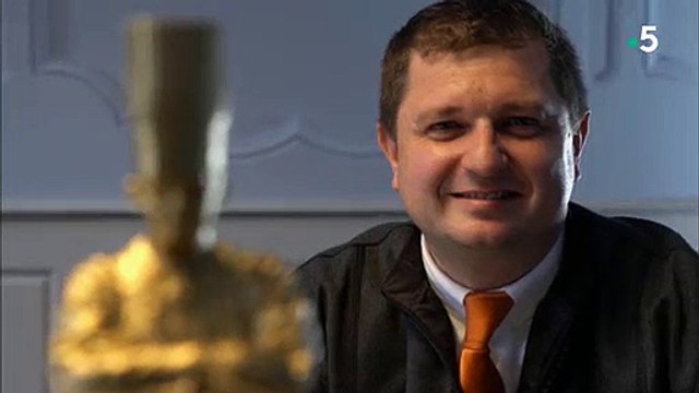 Peut-on faire confiance au site TripAdvisor avant de choisir un restaurant ? Attention aux arnaques ! Regardez