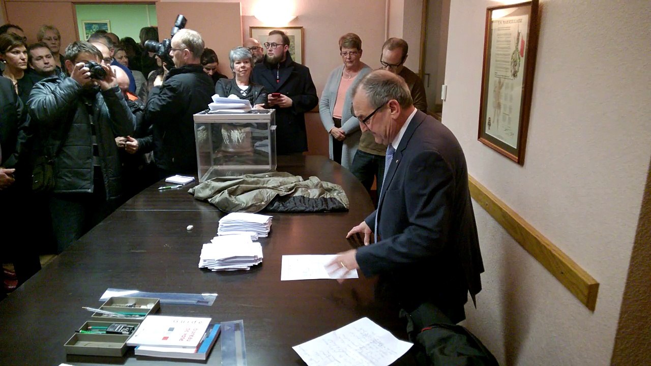 L'annonce par Michel Mantel, le maire sortant, des élections municipales partielles intégrales à Vincey