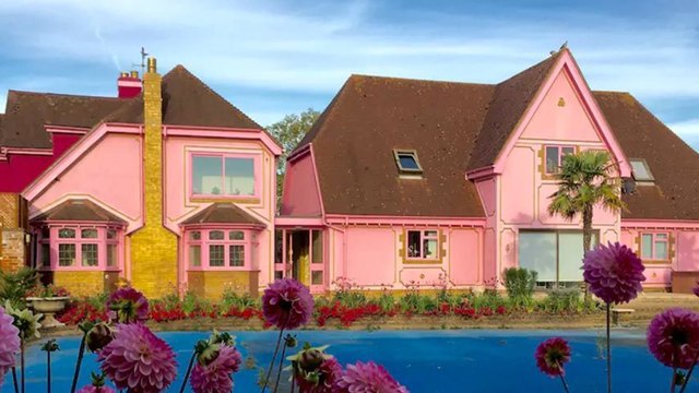 This Real-Life Barbie Dream House Is a Literal Dream Come True