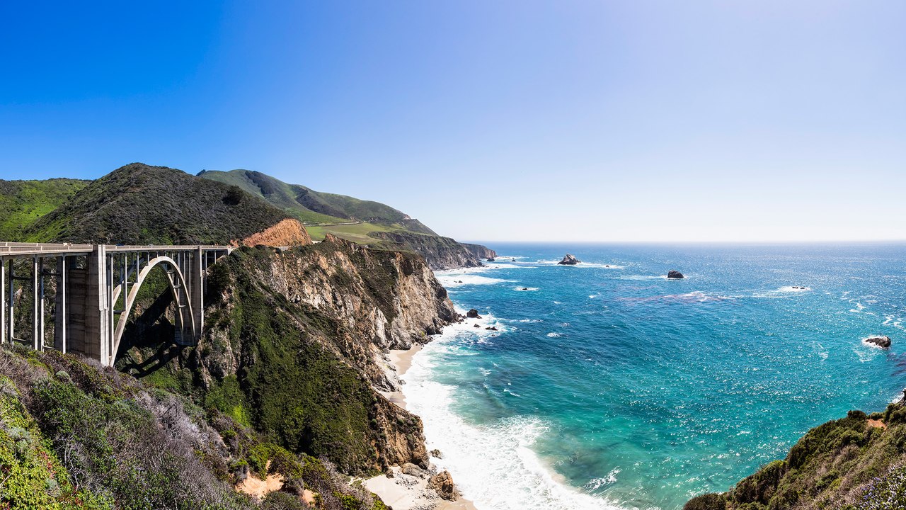 You Can See This Gorgeous Stretch of Pacific Coast by Train for Under $100