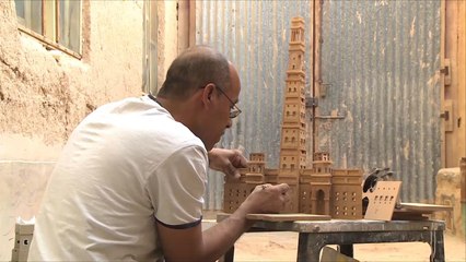 هذا الصباح- صالح باجرادة.. صانع مبدع لمجسمات القصور التاريخية