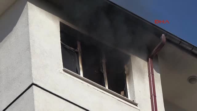 Konya Apartmanın 8'inci Katında Çıkan Yangın Korkuttu