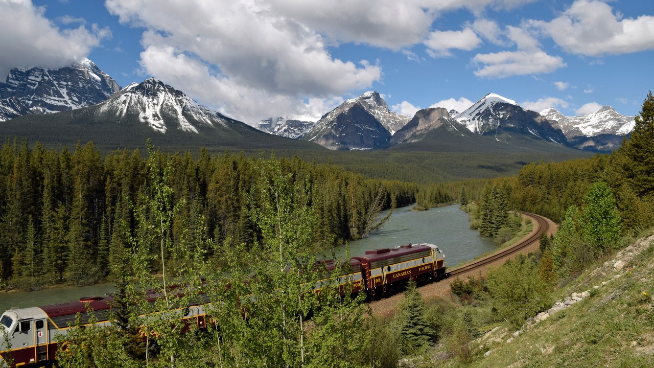 You Can Now See the Most Beautiful Sights in Canada With This $397 Train Trip