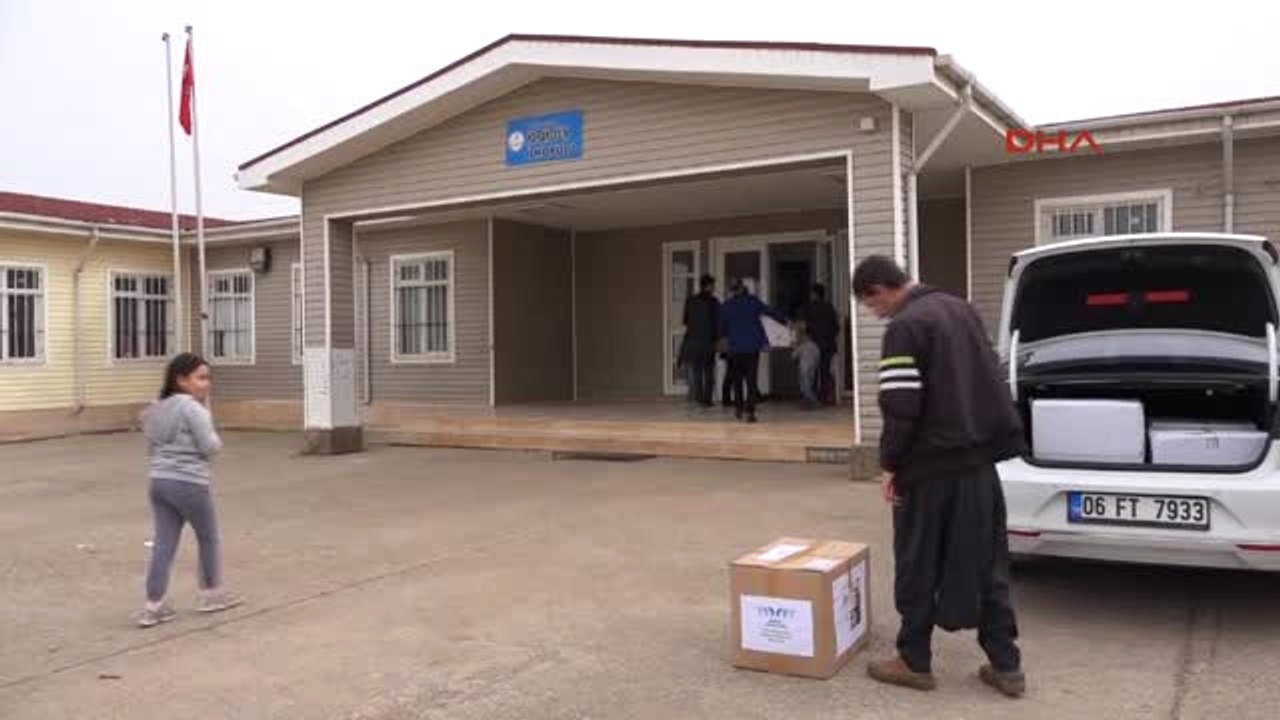 Şanlıurfa Siverek'te, 200 Öğrenciye Bot ve Kaban Yardımı