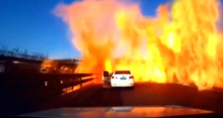 Kamyondan Doğal Gaz Sızdı, Alevler Tüm Otoyolu Sardı