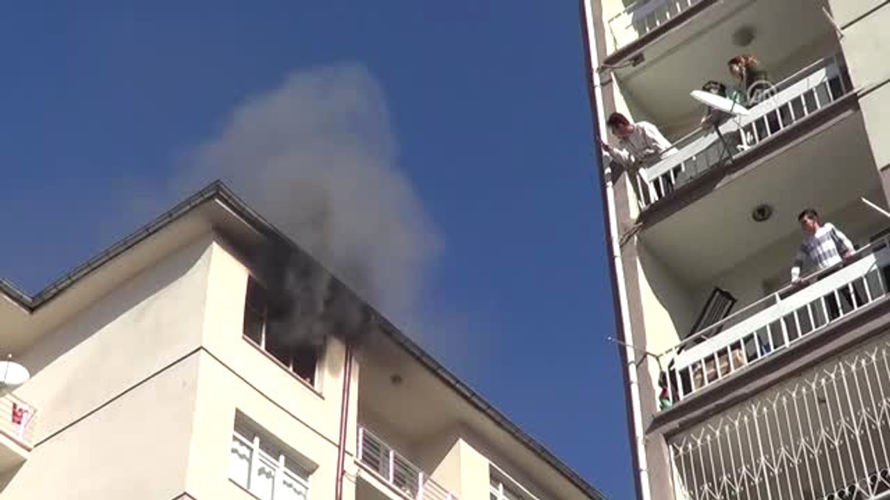 Ev Yangını